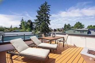 8507 18th Ave NW in Seattle, WA - Foto de edificio - Building Photo