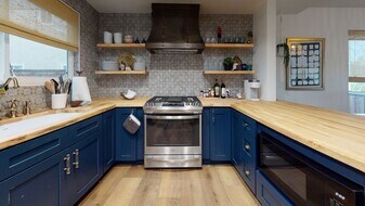 241 W El Portal in San Clemente, CA - Building Photo