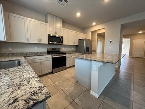 12752 Battista Ln in Henderson, NV - Foto de edificio - Building Photo