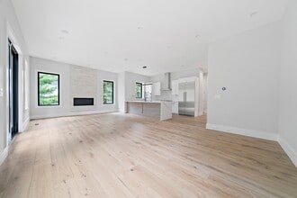 94 Thurston Rd in Newton, MA - Building Photo - Building Photo