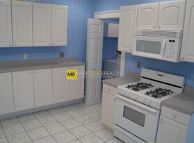 18 Bigelow St, Unit 3 in Boston, MA - Building Photo