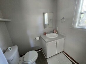 11211 East Bay Rd in Gibsonton, FL - Building Photo - Building Photo