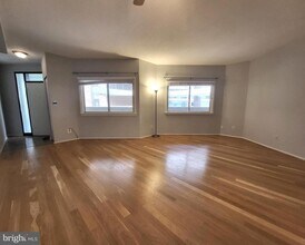 1951 Sagewood Ln in Reston, VA - Building Photo - Building Photo