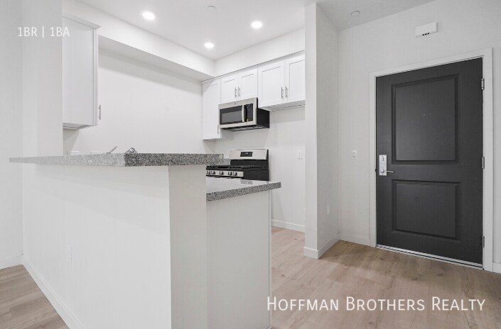8444 Columbus Ave, Unit 305A in Los Angeles, CA - Building Photo