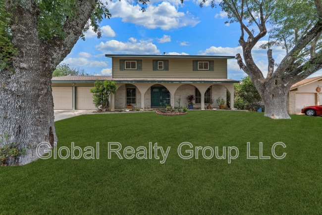 property at 4927 El Gusto St