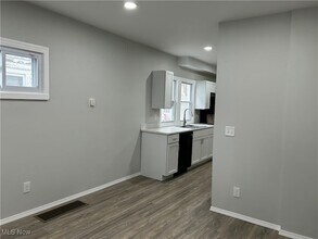 15630 Holmes Ave, Unit Down in Cleveland, OH - Building Photo - Building Photo