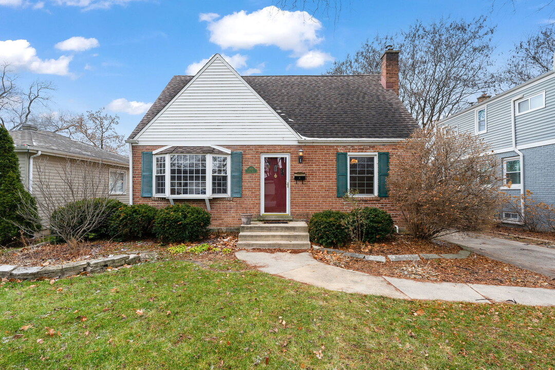 784 Spring Rd in Elmhurst, IL - Building Photo