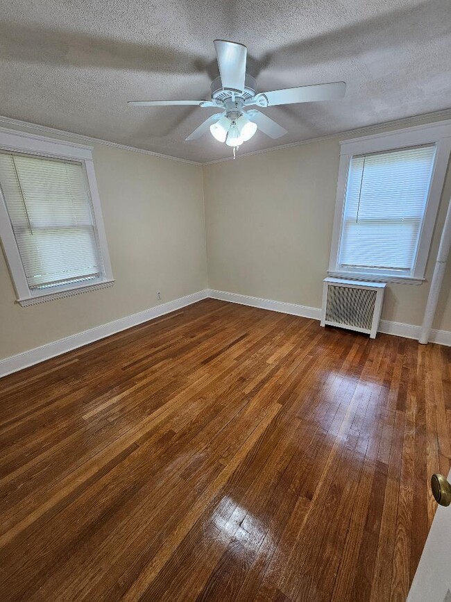 192 Bayside Ave, Unit 1 in Swansea, MA - Foto de edificio - Building Photo