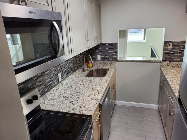 property at 33 Brainerd Rd
