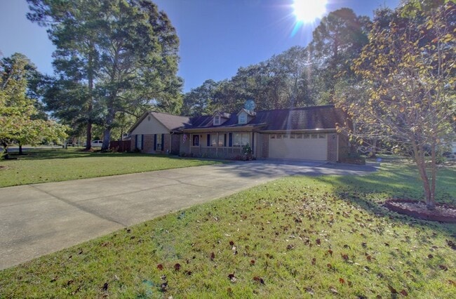 809 Barrington Dr in Hinesville, GA - Foto de edificio - Building Photo