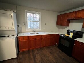 198 Main St-Unit -Rear in Keansburg, NJ - Building Photo - Building Photo