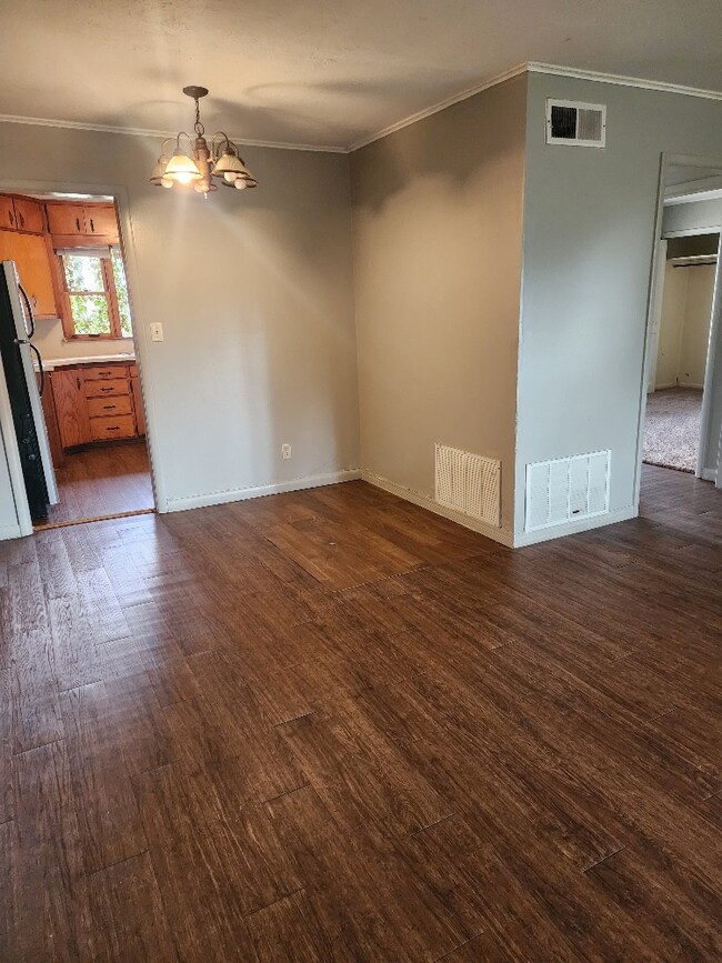 2705 W Oklahoma Ave in Enid, OK - Building Photo - Building Photo