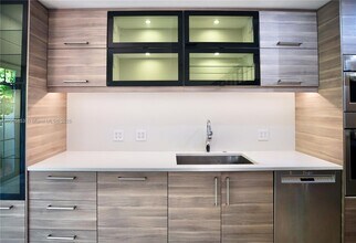 615 Santander Ave in Coral Gables, FL - Building Photo - Building Photo