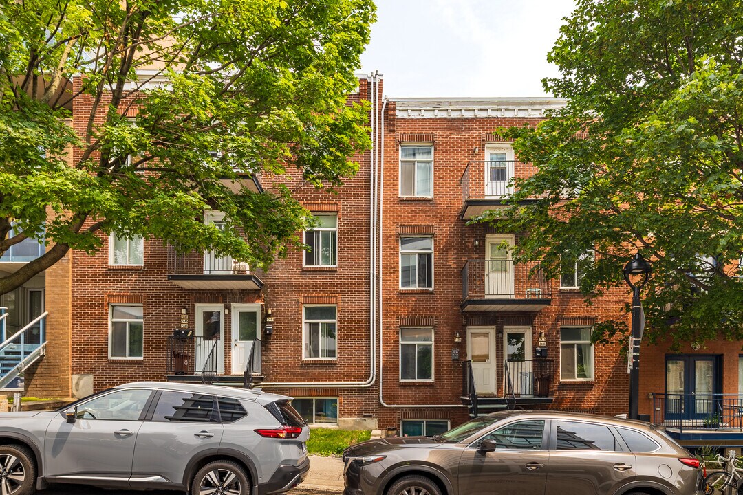 2427-2447 Des Érables in Montréal, QC - Building Photo
