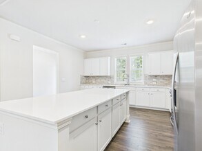 217 Vista Ln in Woodstock, GA - Building Photo - Building Photo