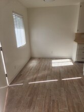 30 Rose Ave, Unit 2 in Los Angeles, CA - Foto de edificio - Building Photo