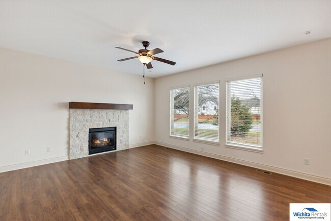 941 Threewood Ct in Andover, KS - Building Photo - Building Photo