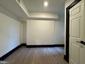 1021 St Paul St in Baltimore, MD - Building Photo