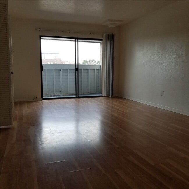 3015 Walnut Bend Ln in Houston, TX - Building Photo - Building Photo