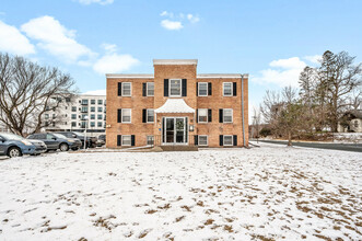 Q-2 in St. Louis Park, MN - Foto de edificio - Building Photo