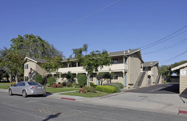 Park Manor Apartments in Salinas, CA - Foto de edificio - Building Photo