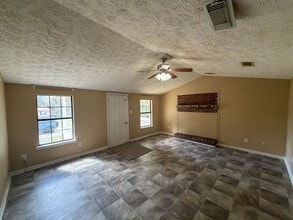 1026 E Chestnut Ave in Crestview, FL - Building Photo - Building Photo