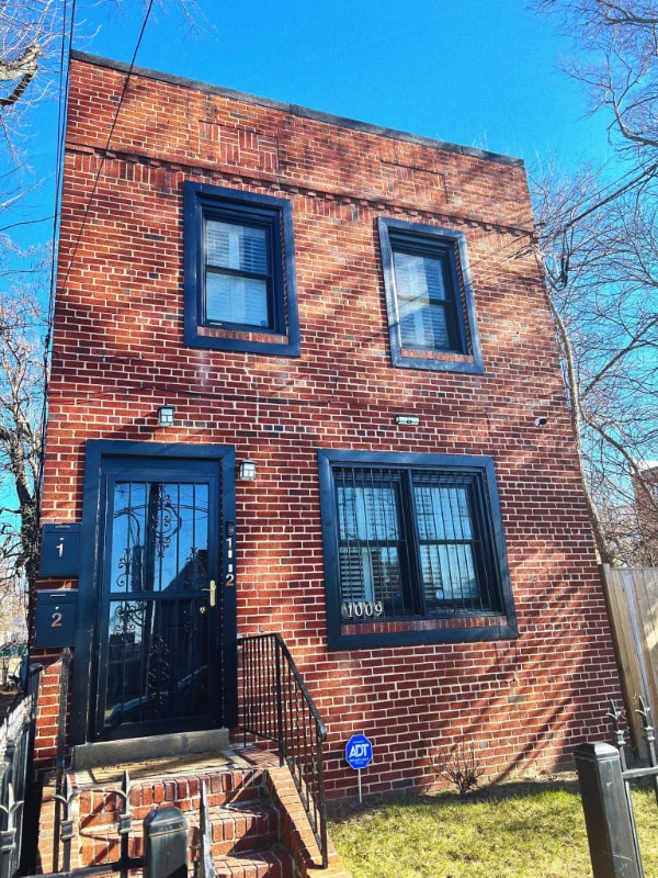 property at 1009 46th St NE