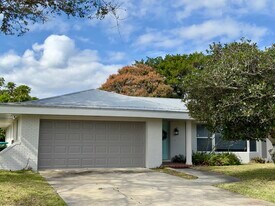 602 Shannon Ave in Melbourne Beach, FL - Building Photo