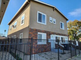 Y Street, Unit Apt 1 in Sacramento, CA - Building Photo