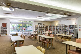 Bonnie Brae Terrace in Belmont, CA - Building Photo - Interior Photo