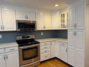 2 Champion Hill Rd, Unit Left Side in East Hampton, CT - Building Photo - Building Photo