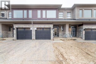 61 Soho St in Hamilton, ON - Building Photo