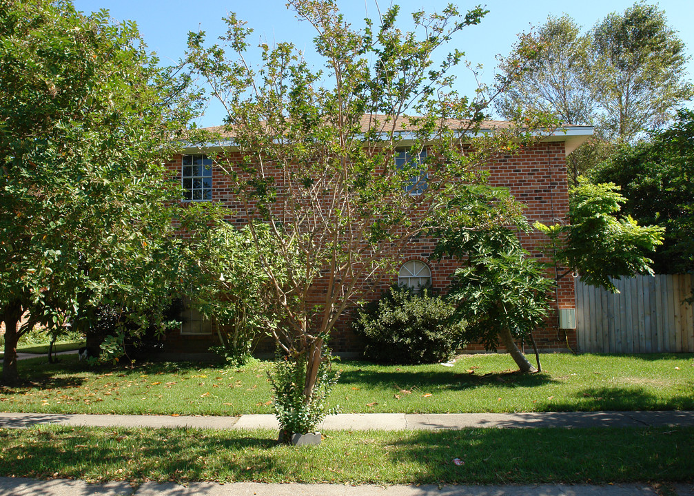 3672 Martinique Ave in Kenner, LA - Building Photo