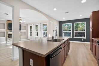 126 Silver Penny Dr in The Woodlands, TX - Foto de edificio - Building Photo