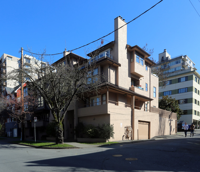 890 Broughton St in Vancouver, BC - Building Photo