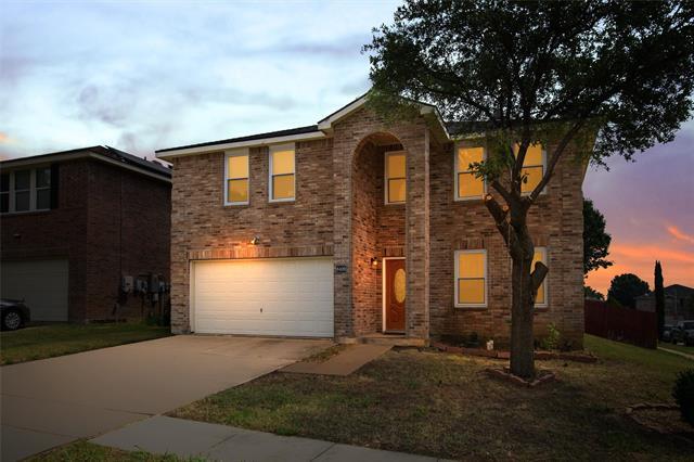 8409 Plantain Ct in Arlington, TX - Foto de edificio