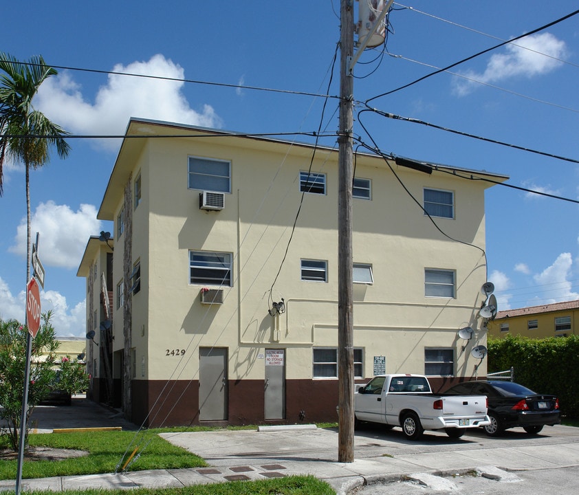 2429 SW 9th St in Miami, FL - Building Photo