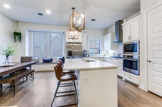 8209 Laflin Ln in Dallas, TX - Building Photo - Building Photo