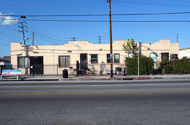 4803-4815 W 111th St in Inglewood, CA - Building Photo - Building Photo