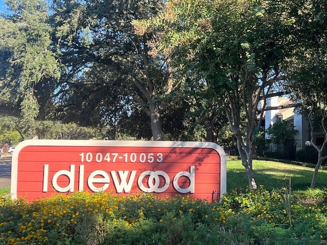 10047 Westpark Dr, Unit 46 in Houston, TX - Foto de edificio - Building Photo