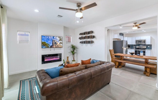 2610 N 24th St, Unit Casita 1