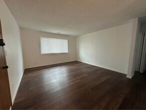 935 Boston Way in Coralville, IA - Building Photo - Building Photo