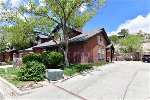 31 Stratford Hall Cir in El Paso, TX - Building Photo