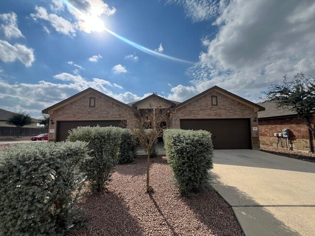 132 Stacy Ln in Canyon Lake, TX - Building Photo - Building Photo