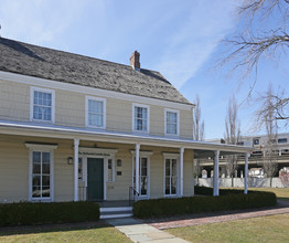 Conklin House Apartments in Babylon, NY - Building Photo - Building Photo