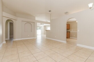 588 Kilimanjaro Dr in Kissimmee, FL - Building Photo - Building Photo