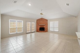 10834 Lynbrook Dr in Houston, TX - Building Photo - Building Photo