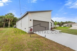 3580 Richardson St in North Port, FL - Building Photo - Building Photo