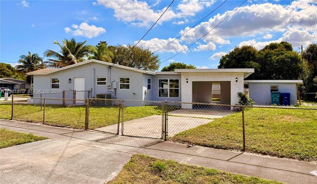 931 NW 35th Ave in Fort Lauderdale, FL - Building Photo - Building Photo