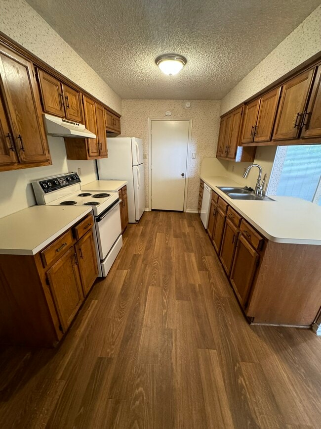 1203 Avenue C in Denton, TX - Foto de edificio - Building Photo
